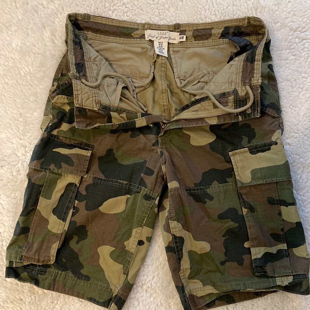 Men’s size 29 waist H&M shorts. NWOT.
